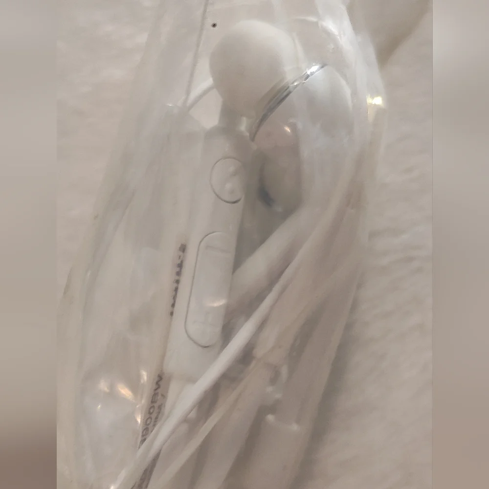 Samsung White Wired Earbuds with Mic
